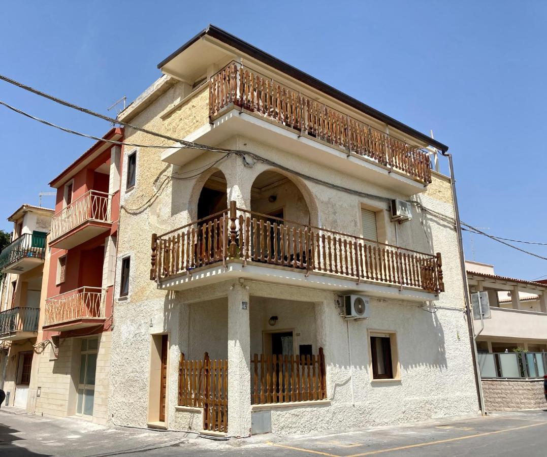 Noemi Holiday House Agnone Bagni Kültér fotó